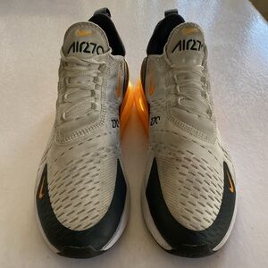 NIKE AIR MAX 270 White/Laser Orange Colorway  Sneakers Size 7.5 Men’s/9 Women’s